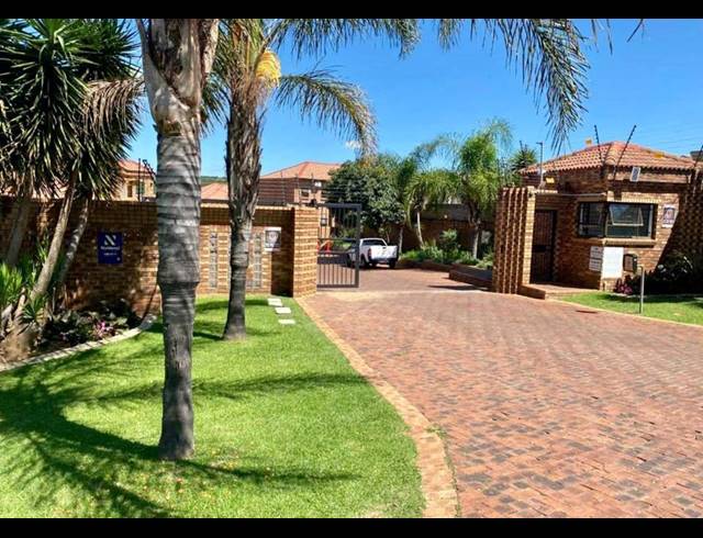 2 BEDROOM TOWNHOUSE FOR SALE IN LIEFDE EN VREDE